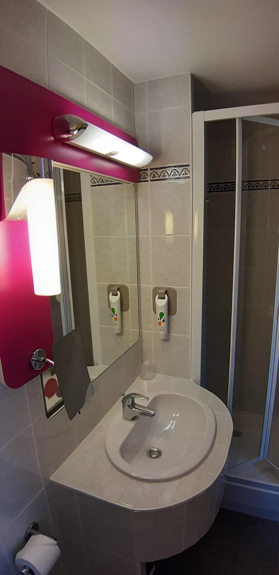 Ibis Styles Bourg En Bresse Hotel Ngoại thất bức ảnh